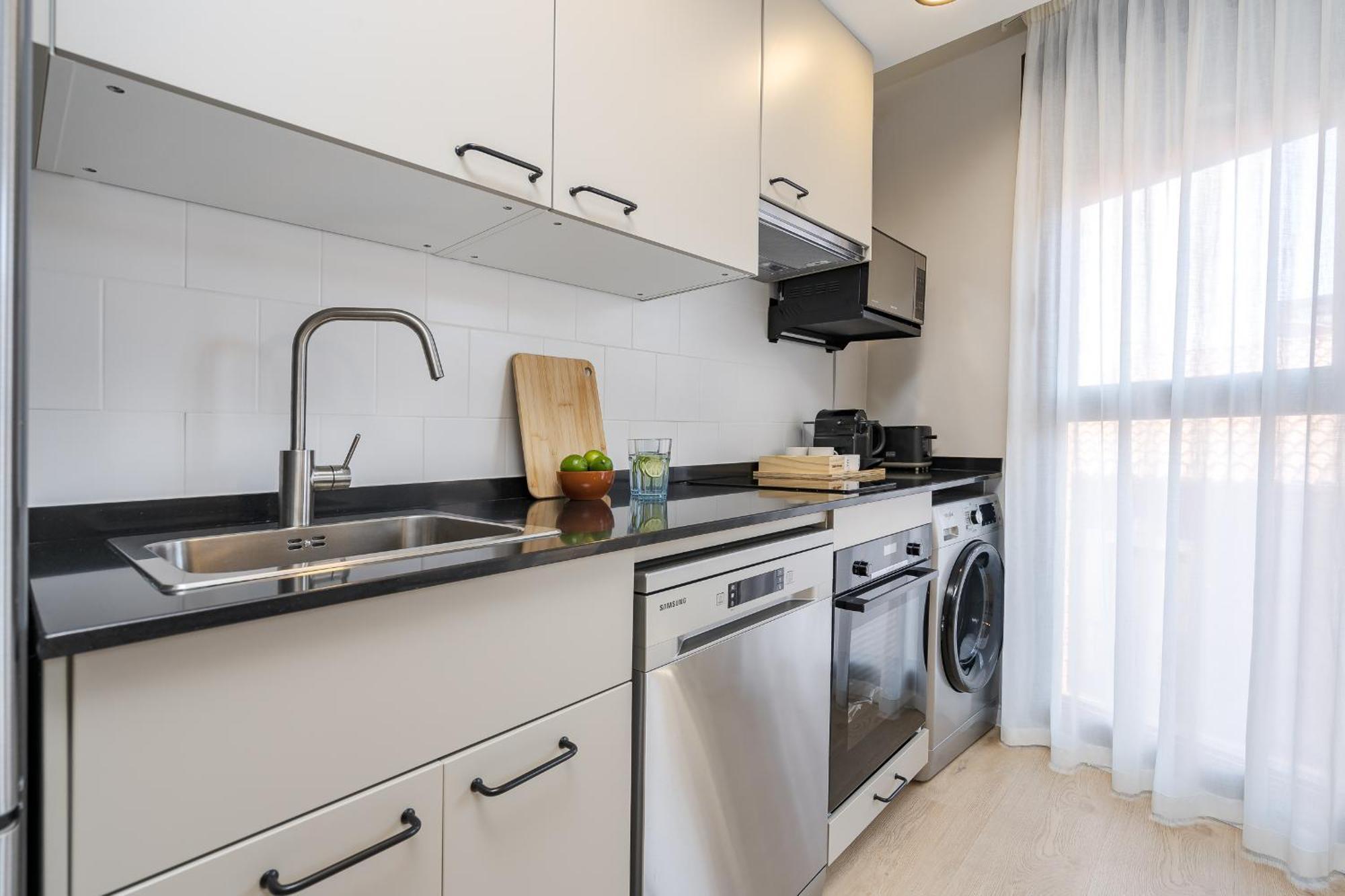 Puerto Alto Apartments By Olala Homes มาดริด ภายนอก รูปภาพ